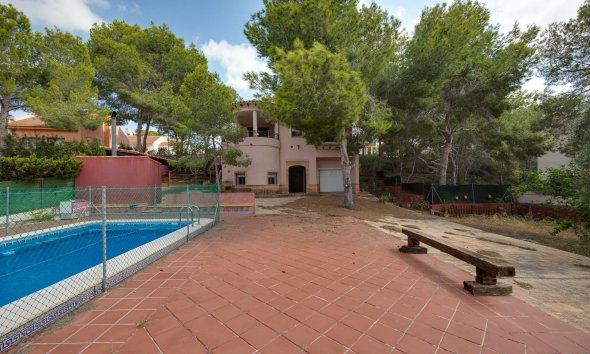 Villa - Resale - San Miguel de Salinas - Ciudad de las comunicaciones