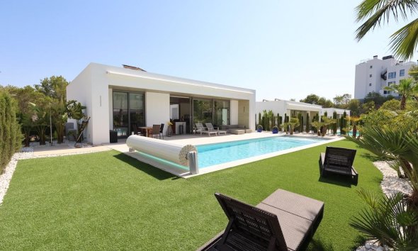 Villa - Resale - San Miguel de Salinas - Las Colinas Golf