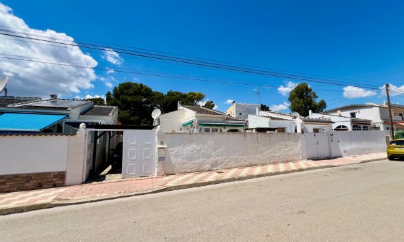 Villa - Resale - Torrevieja - El Chaparral