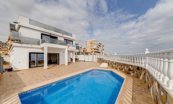 Villa - Resale - Torrevieja - La Mata