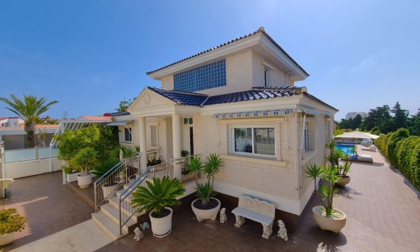 Villa - Resale - Torrevieja - La Mata