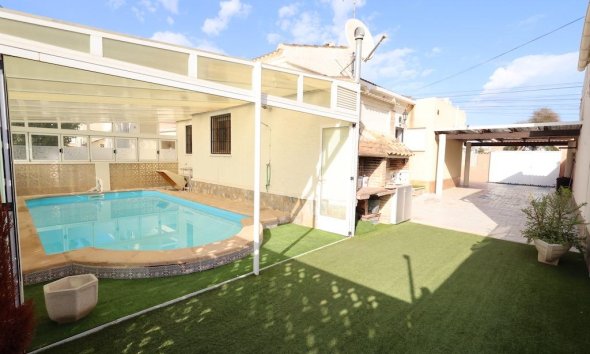 Villa - Resale - Torrevieja - La Siesta - El Salado - Torreta