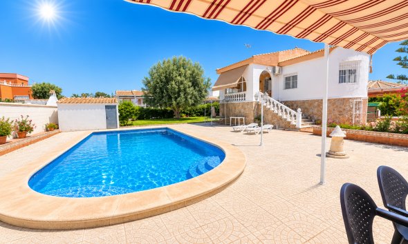 Villa - Resale - Torrevieja - La Siesta