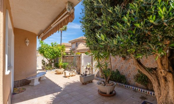Villa - Resale - Torrevieja - Los Balcones - Los Altos del Edén