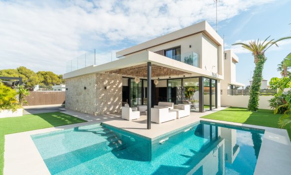 Villa - Resale - Torrevieja - MM-92254