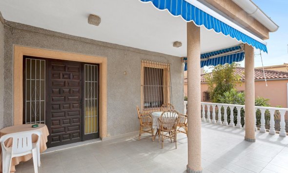 Villa - Resale - Torrevieja - Nueva Torrevieja