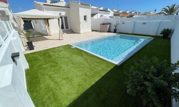 Villa - Resale - Torrevieja - San luis