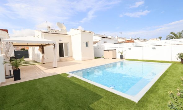 Villa - Resale - Torrevieja - San luis