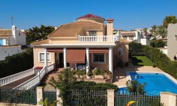 Villa - Resale - Torrevieja - Torrelamata - La Mata