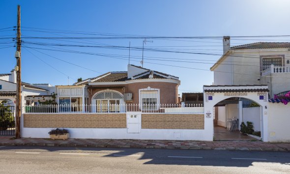 Villa - Resale - Torrevieja - Urbanización San Luis