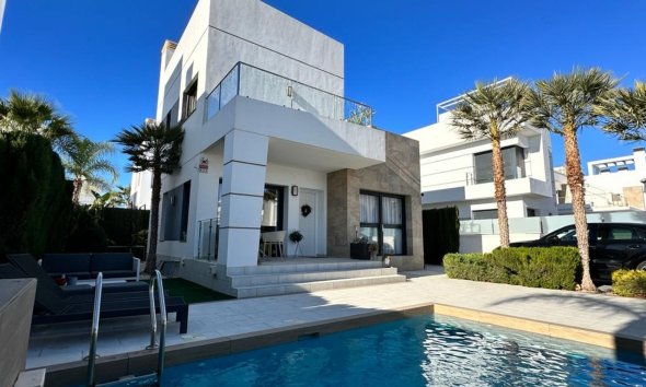 Villa - Reventa - Ciudad Quesada - AA-53019