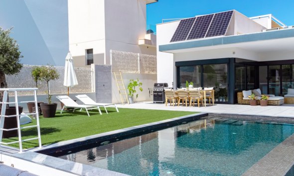 Villa - Reventa - San Miguel de Salinas - San Miguel de Salinas