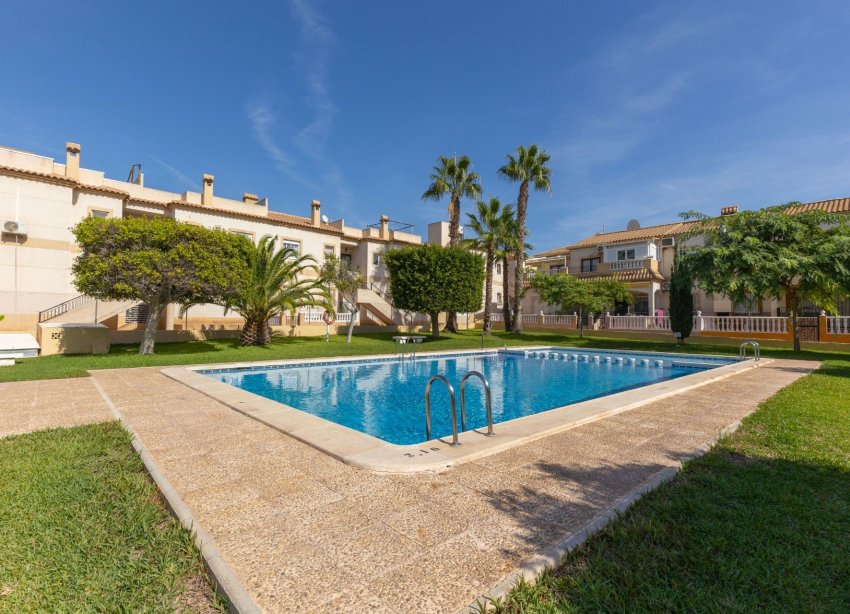 Wynajem długoterminowy - Bungalow / Domek parterowy - Torrevieja - Zona los Frutales