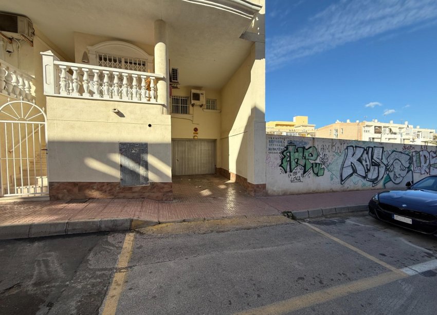 Wynajem długoterminowy - garage - Torrevieja - Centro