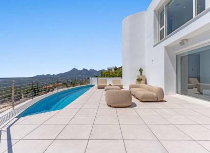 Luxury villas in Altea with sea views