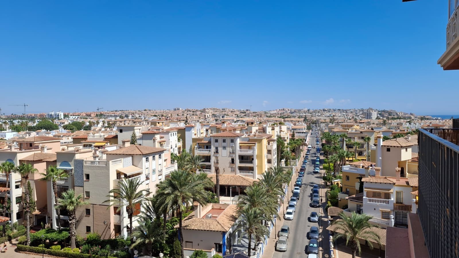 Apartment in Torrevieja - Image 2