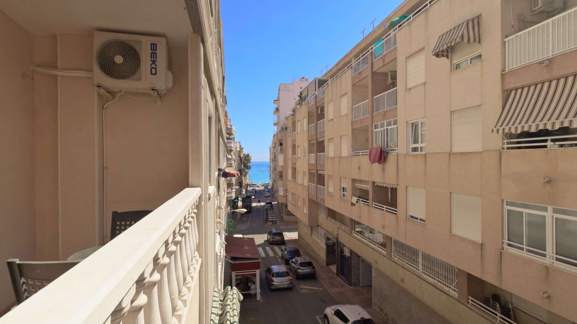 Apartment · Resale - Torrevieja · Playa de los Locos · Alicante · Spain Apartment · Resale - Torrevieja · Playa de los Locos · Alicante · Spain