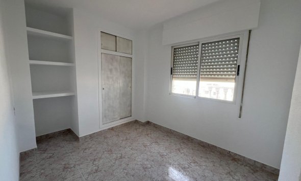 Resale - Apartment - Torrevieja - Estacion de autobuses