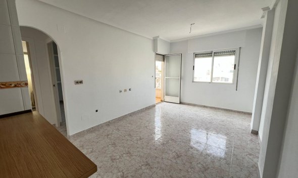 Resale - Apartment - Torrevieja - Estacion de autobuses