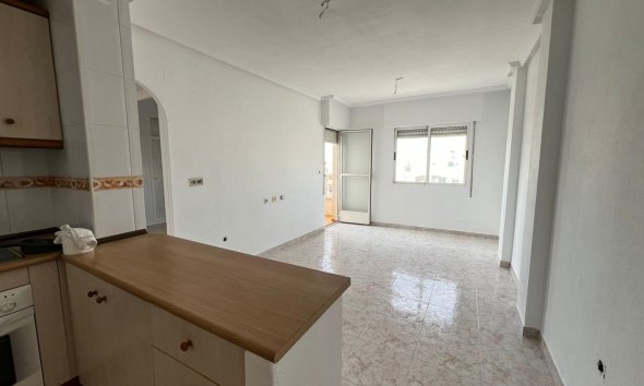 Resale - Apartment - Torrevieja - Estacion de autobuses