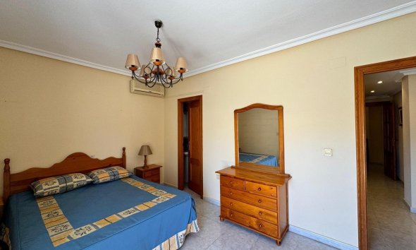 Resale - Apartment - Torrevieja - Habaneras