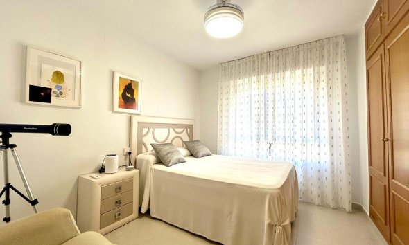 Resale - Apartment - Orihuela Costa - Campoamor