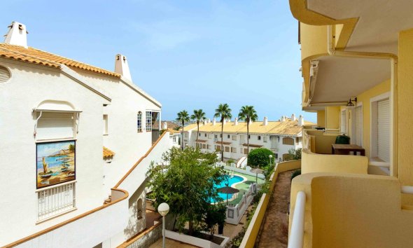 Resale - Apartment - Orihuela Costa - Campoamor