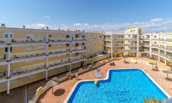 Resale - Apartment - Orihuela Costa - Campoamor