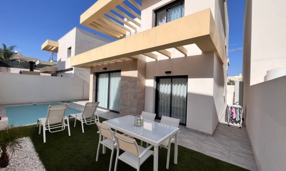 Resale - House - Detached Villa - Los Montesinos - Los Montesinos - Urb. La Herrada