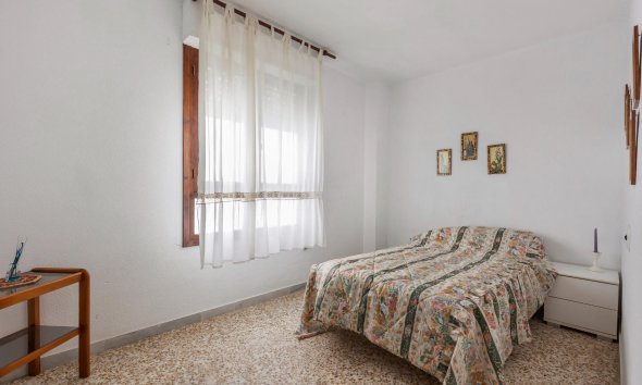 Resale - Apartment - Torrevieja - Acequion