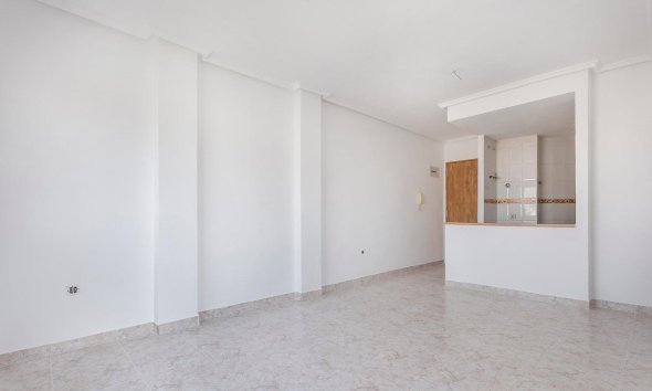 Resale - Apartment - Torrevieja - Estacion de autobuses