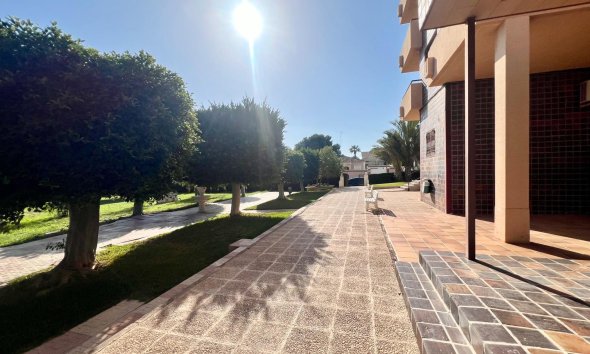 Resale - Apartment - Orihuela Costa - La Zenia