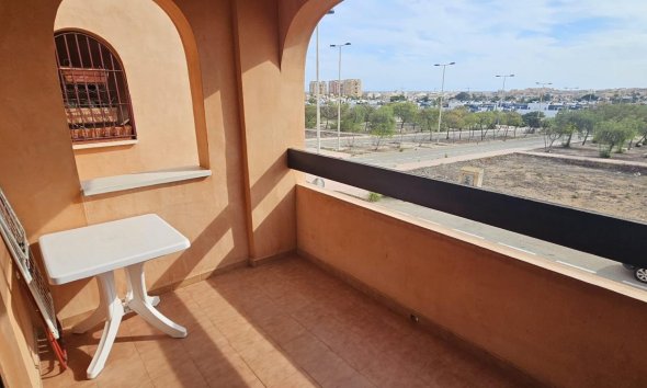 Resale - Apartment - Torrevieja - Aguas Nuevas