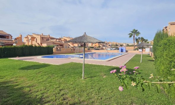 Resale - Apartment - Torrevieja - Aguas Nuevas