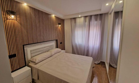 Resale - Apartment - Torrevieja - Centro