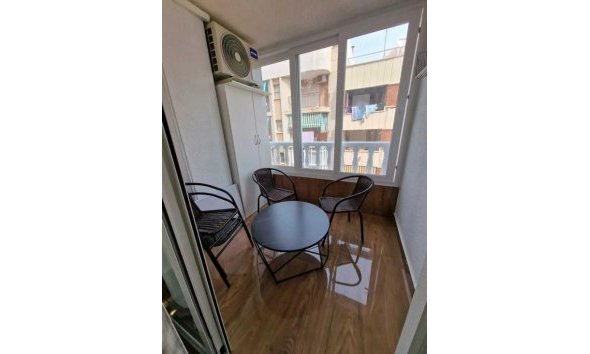 Resale - Apartment - Torrevieja - Centro