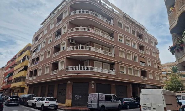 Resale - Apartment - Torrevieja - Centro