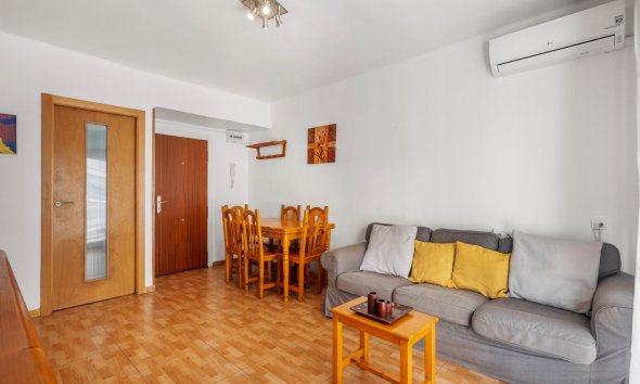 Resale - Apartment - Torrevieja - Estacion de autobuses