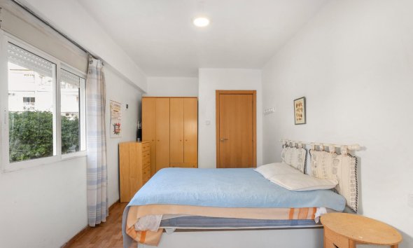 Resale - Apartment - Torrevieja - Estacion de autobuses