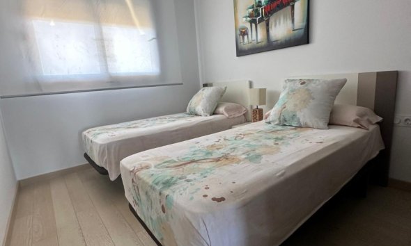 Resale - Apartment - Torrevieja - Punta Prima