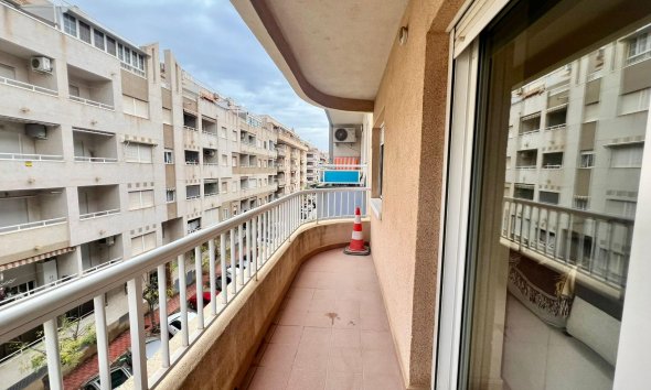 Resale - Apartment - Torrevieja - Acequion