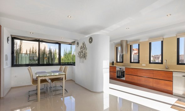 Resale - Villa - Orihuela Costa