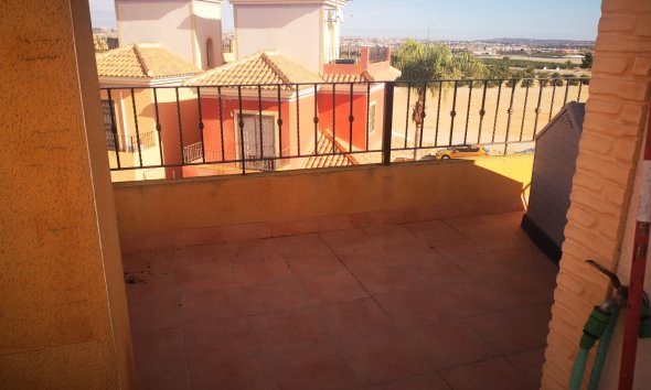 Reventa - Villa - Los Montesinos - La Herrada