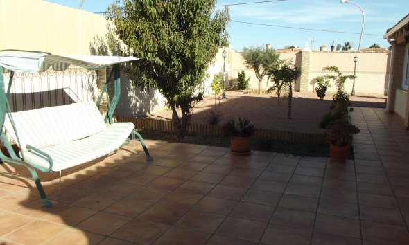 Resale - Villa - Torrevieja - El Chaparral