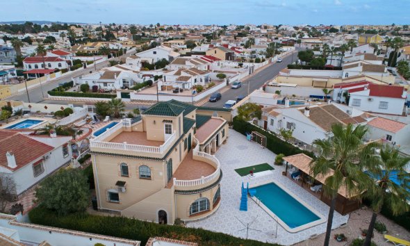 Resale - Villa - Torrevieja - El Chaparral