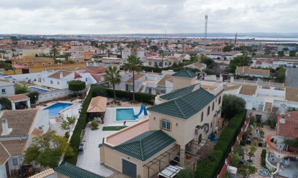 Resale - Villa - Torrevieja - El Chaparral