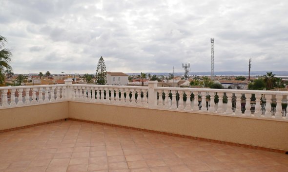 Resale - Villa - Torrevieja - El Chaparral