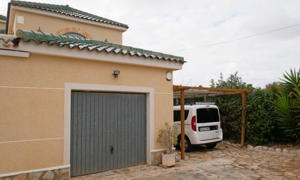 Resale - Villa - Torrevieja - El Chaparral