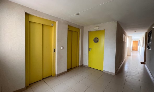 Resale - Apartment - Guardamar del Segura - Puerto