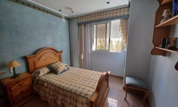 Resale - Villa - Torrevieja